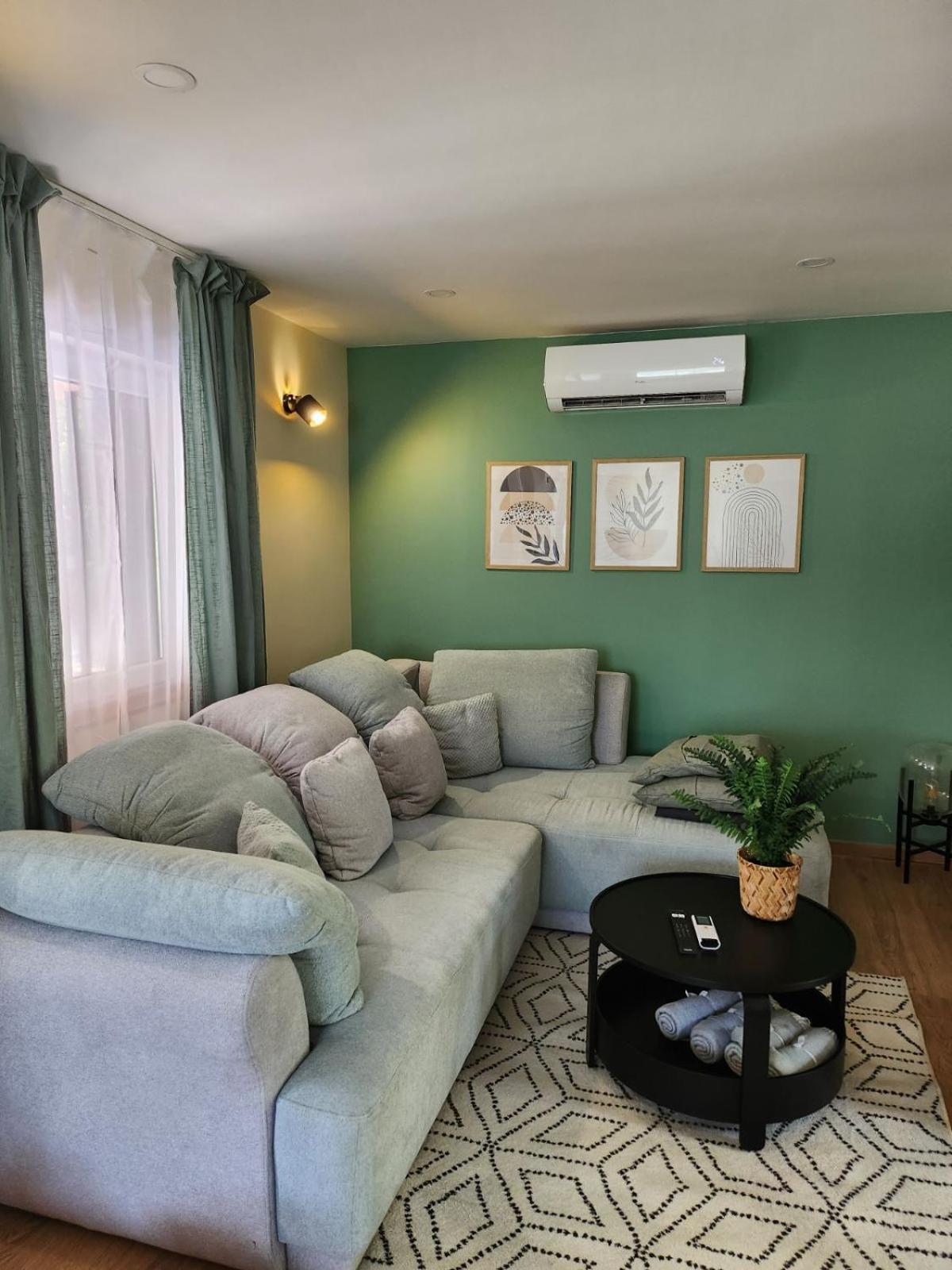 Проживання в сім'ї Chillhouse Csaszarszallas *